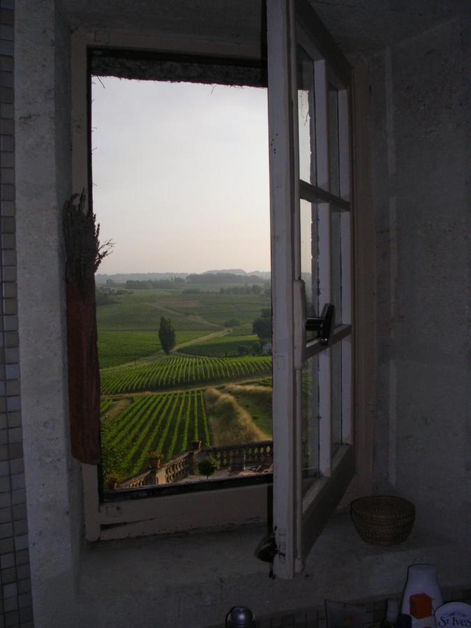 Chateau De La Grave Bourg-sur-Gironde Exterior photo