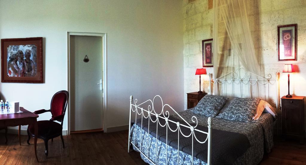 Chateau De La Grave Bourg-sur-Gironde Room photo