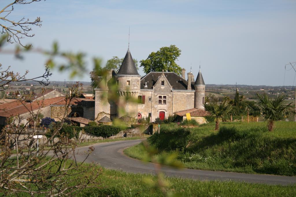 Chateau De La Grave Bourg-sur-Gironde Exterior photo